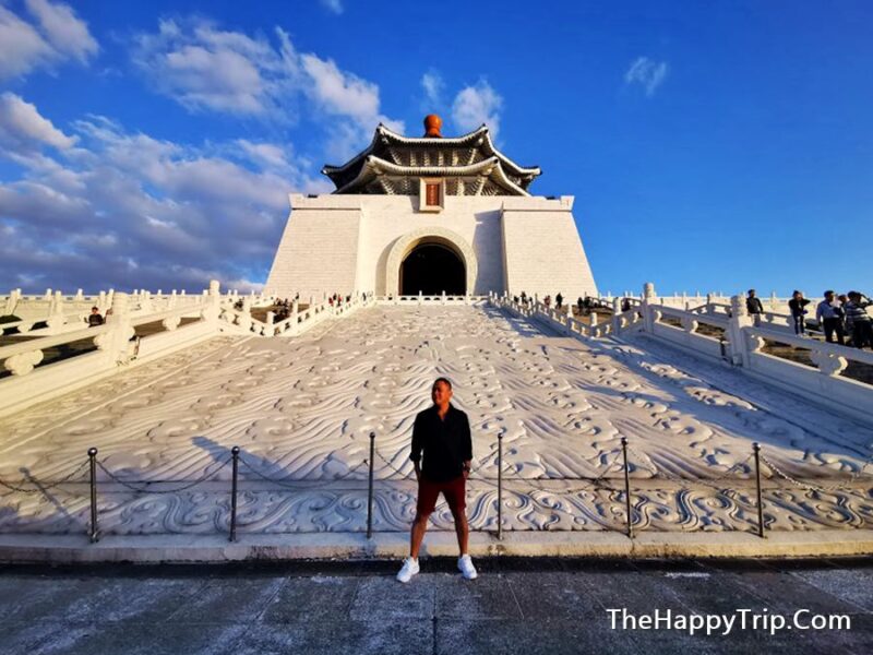 TAIPEI TAIWAN TOURIST SPOTS + TRAVEL GUIDE