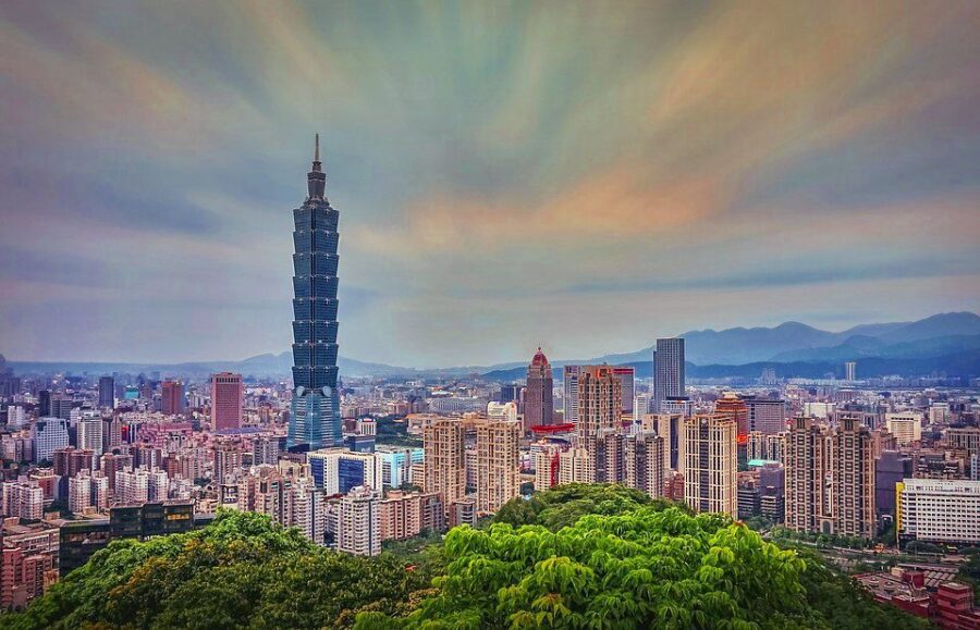 TAIPEI TAIWAN TOURIST SPOTS + TRAVEL GUIDE